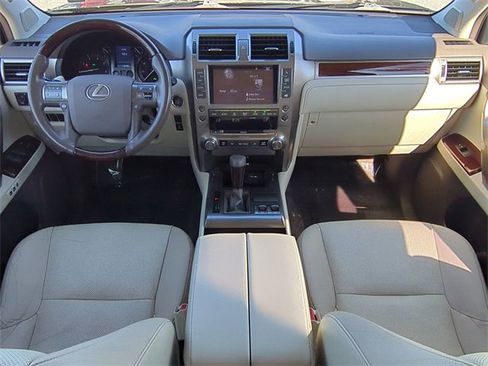 Used 2018 Lexus GX 460 Premium w/ Premium Package image 15