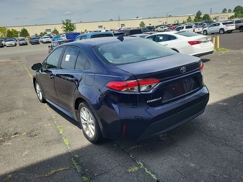 Used 2020 Toyota Corolla LE w/ LE Convenience Package FWD image 5