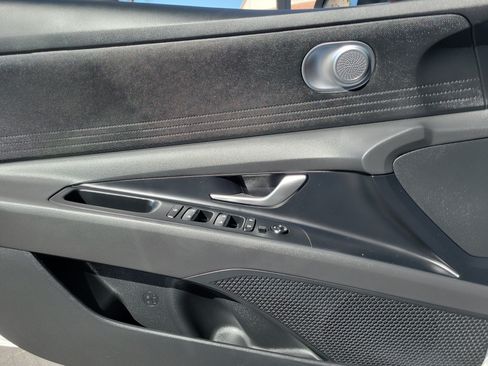 Certified 2025 Hyundai Elantra SE FWD image 19