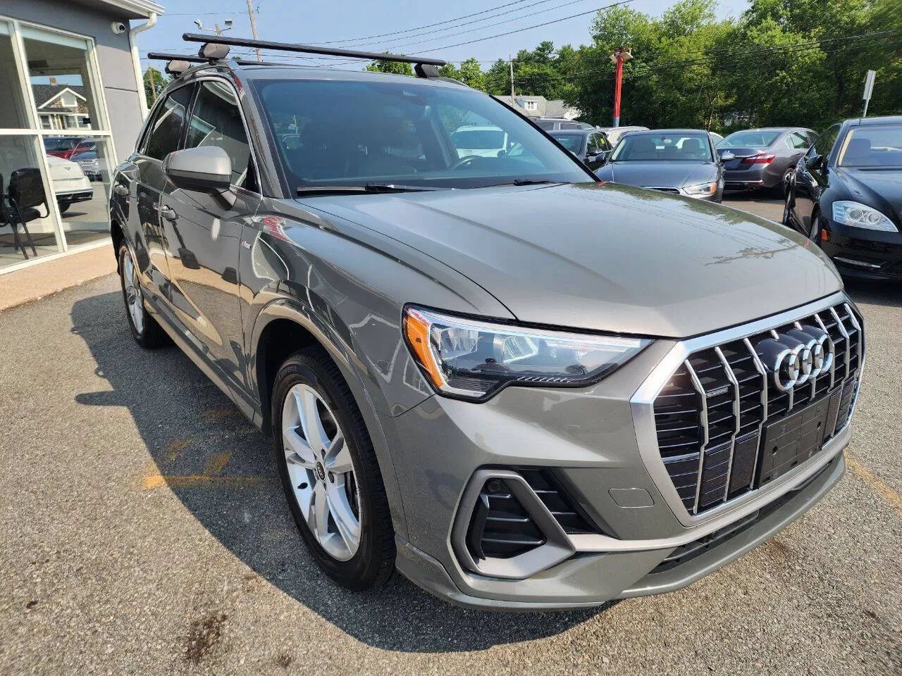Used 2021 Audi Q3 2.0T Premium w/ Convenience Package AWD/4WD image 3