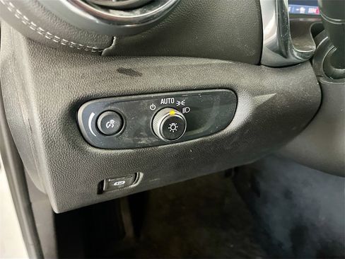 Used 2024 Chevrolet Blazer LT w/ Convenience Package image 10