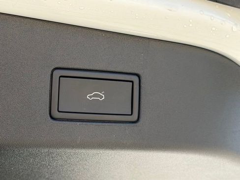 Used 2022 Volkswagen ID.4 Pro S image 23