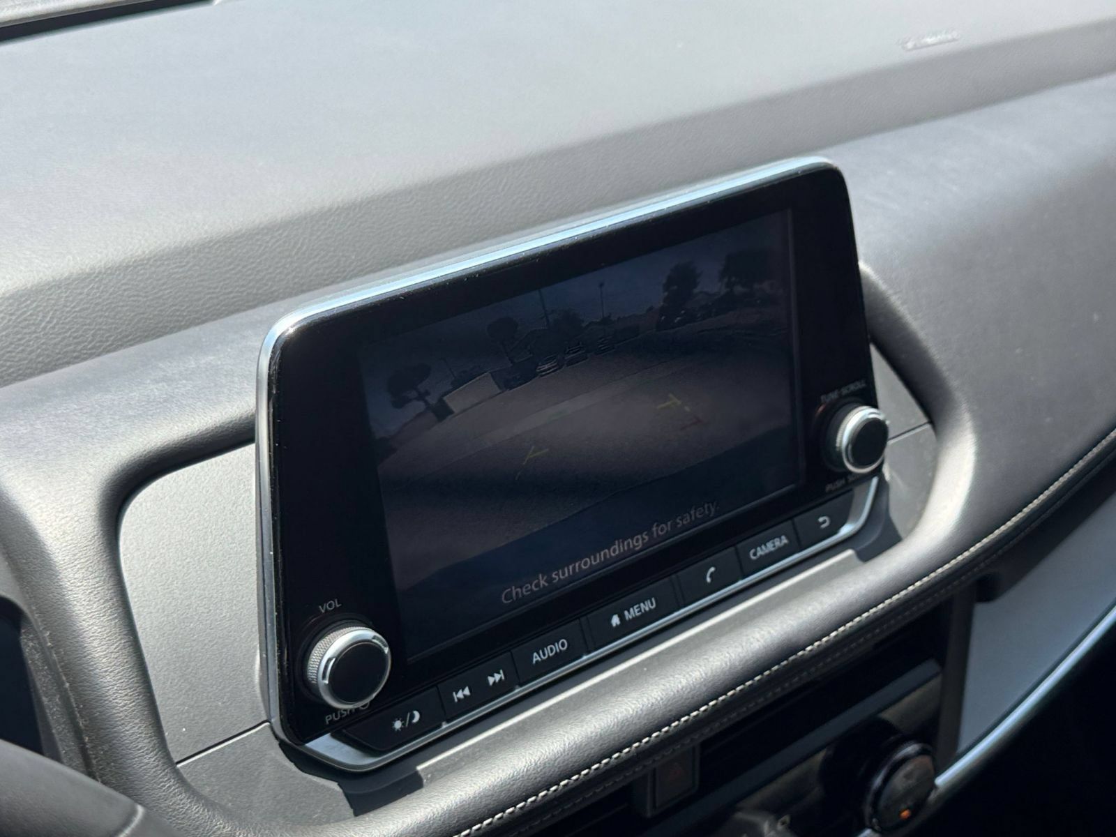 Used 2025 Nissan Rogue SV FWD image 25
