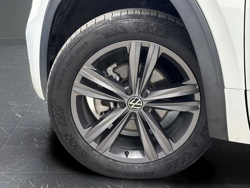 Used 2021 Volkswagen Atlas Cross Sport SE w/ Panoramic Sunroof Package image 34