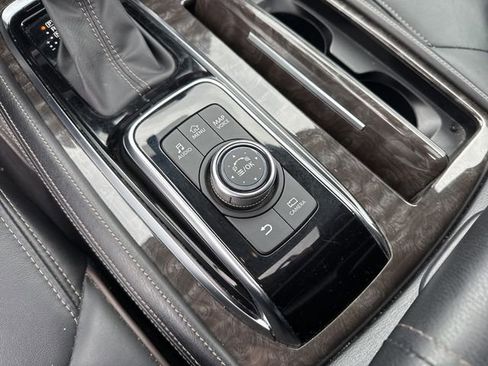 Used 2023 Nissan Armada Platinum image 29