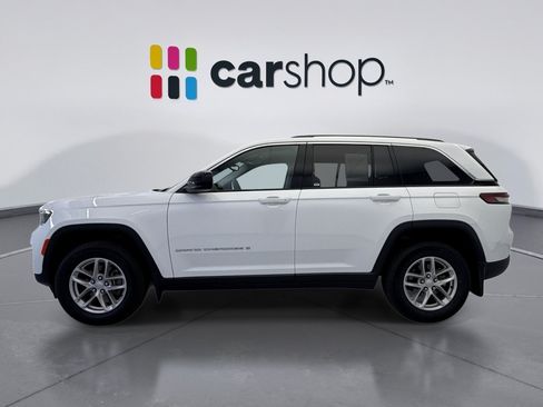 Used 2023 Jeep Grand Cherokee Laredo w/ Luxury Tech Group I AWD/4WD image 2