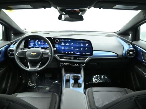 Used 2025 Chevrolet Equinox EV LT w/ Convenience Package image 24