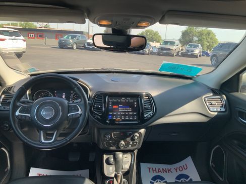 Used 2018 Jeep Compass Limited w/ Navigation Group AWD/4WD image 14