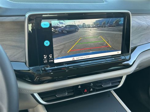 New 2026 Volkswagen Atlas SE image 22