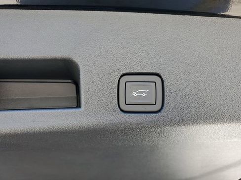 New 2026 Chevrolet Traverse Z71 w/ Enhanced Driving Package AWD/4WD image 8