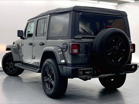 Used 2020 Jeep Wrangler Unlimited Sahara image 4