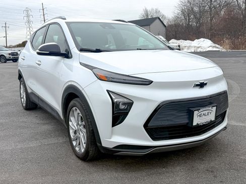 Used 2022 Chevrolet Bolt EUV LT image 1