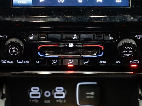 Used 2025 Jeep Grand Cherokee L Laredo w/ Luxury Tech Group I AWD/4WD image 13