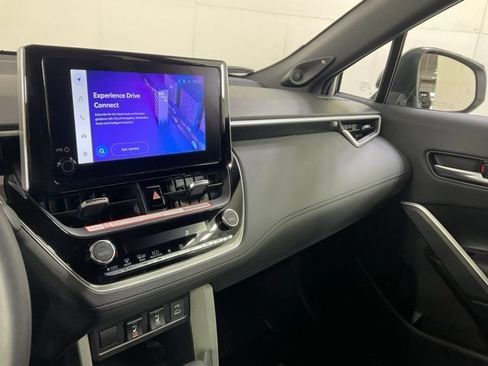 Used 2025 Toyota Corolla Cross AWD Hybrid w/ Convenience Package image 21