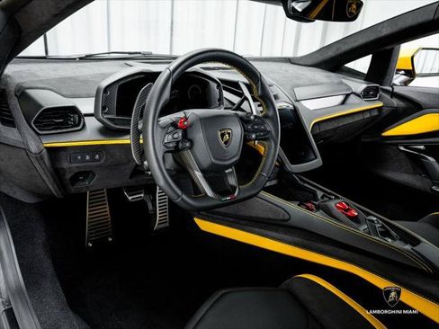 Used 2024 Lamborghini Revuelto AWD/4WD image 36