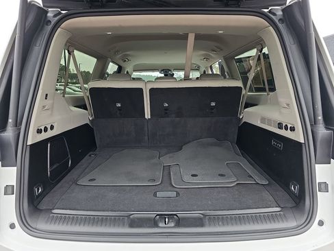 Used 2024 Jeep Wagoneer L Series II image 16