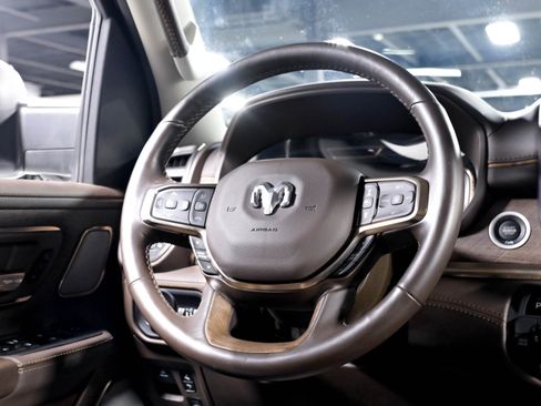 Used 2025 RAM 1500 Limited AWD/4WD image 19