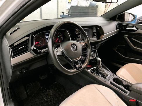 Used 2019 Volkswagen Jetta R-Line FWD image 12