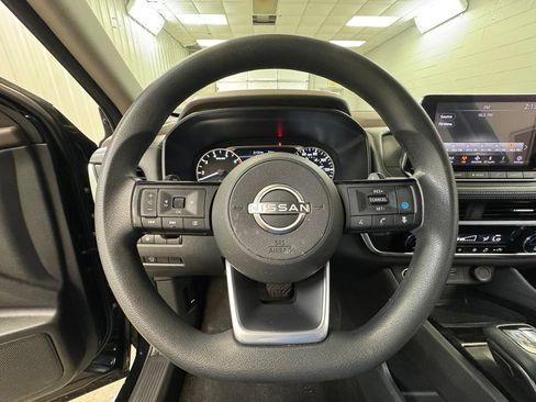 Used 2023 Nissan Rogue SV AWD/4WD image 40