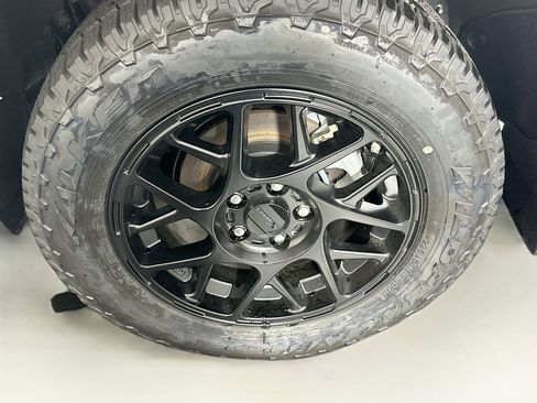 Used 2025 Toyota RAV4 XLE w/ Convenience Package FWD image 11