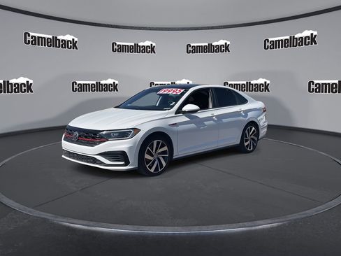 Used 2019 Volkswagen Jetta GLI image 3