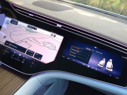 Used 2023 Mercedes-Benz EQS 580 4MATIC Sedan image 69