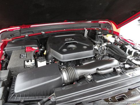 Used 2019 Jeep Wrangler Unlimited Sport S AWD/4WD image 23