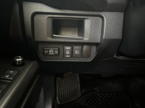 Used 2018 Toyota Tacoma Limited AWD/4WD image 57