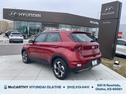 Certified 2024 Hyundai Venue Limited FWD image 15
