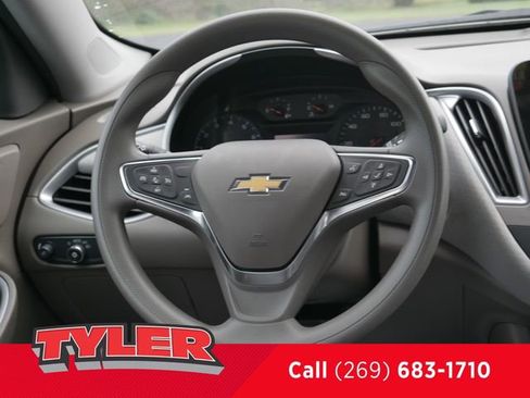 Used 2025 Chevrolet Malibu LT image 48