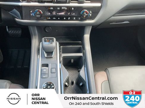 Used 2025 Nissan Pathfinder Platinum AWD/4WD image 26