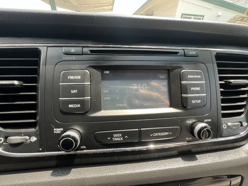 Used 2016 Kia Sedona LX w/ Option Group 020 FWD image 14