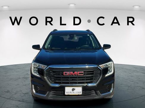 Used 2022 GMC Terrain SLE w/ Driver Convenience Package FWD image 8