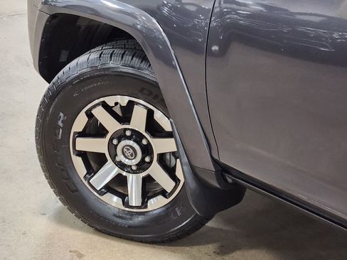 Used 2021 Toyota 4Runner TRD Off-Road Premium AWD/4WD image 23