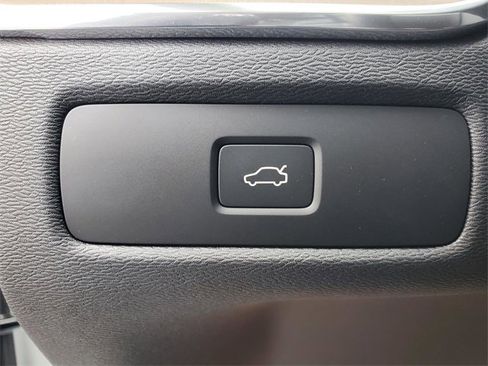 New 2026 Volvo XC60 B5 Plus w/ Protection Package Premier image 17