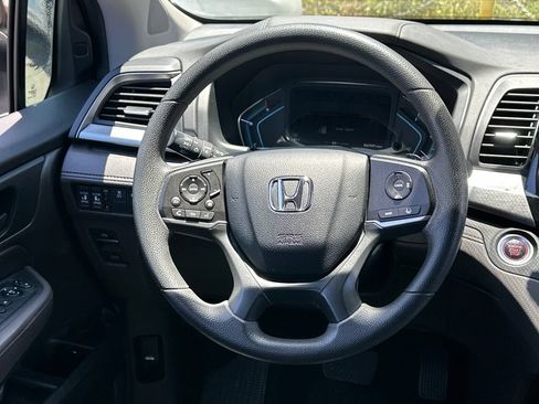 Used 2019 Honda Odyssey EX image 17