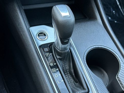 Used 2025 Nissan Altima 2.5 SV FWD image 19