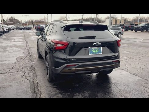 Used 2024 Chevrolet Trax ACTIV w/ Sunroof Package image 7
