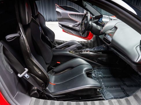 Used 2021 Ferrari SF90 Stradale AWD/4WD image 7