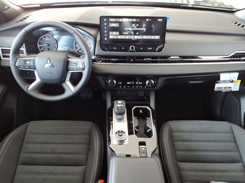 New 2026 Mitsubishi Outlander LE FWD image 12