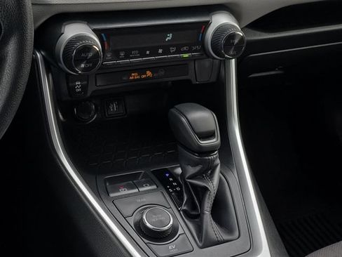 Certified 2025 Toyota RAV4 XLE AWD/4WD image 22
