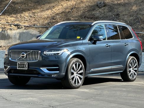 Certified 2025 Volvo XC90 B5 Core AWD/4WD image 9