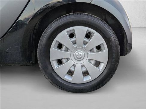 Used 2016 smart fortwo pure image 19