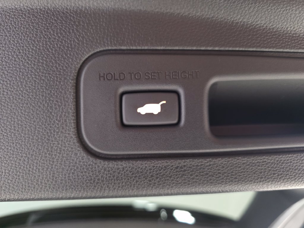 Used 2026 Acura MDX w/ Technology Package AWD/4WD image 9