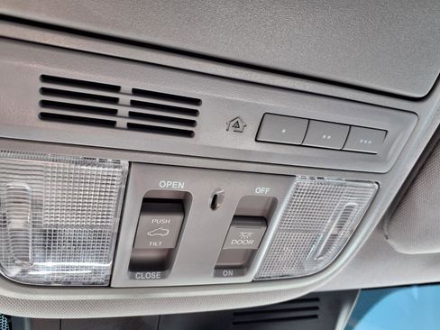 Used 2022 Honda CR-V EX-L image 19