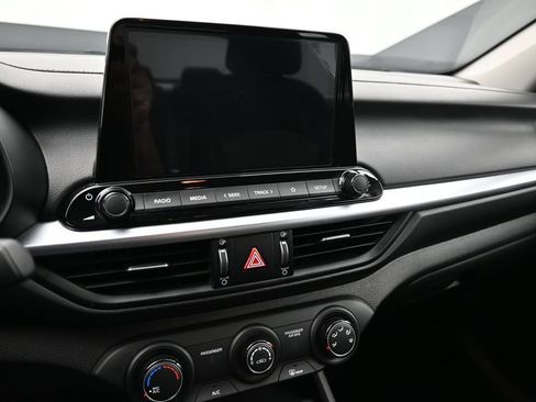 Used 2023 Kia Forte LXS w/ LXS Technology Package FWD image 14