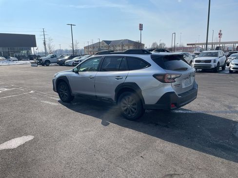 Used 2024 Subaru Outback Onyx Edition AWD/4WD image 5