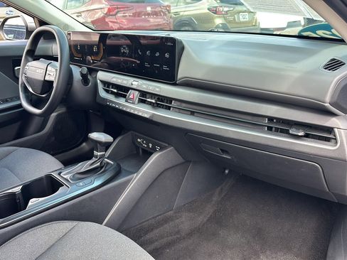 Used 2025 Kia K4 FWD image 23