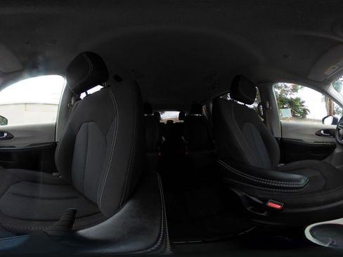 Used 2023 Chrysler Voyager LX FWD image 45