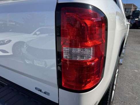 Used 2018 GMC Sierra 1500 SLE w/ SLE Value Package AWD/4WD image 21
